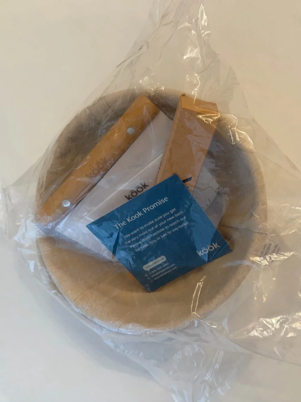 Köok Banneton Bread Proofing Set of 2 Bowls, Scraper & Scoring Lame & Case NWOB